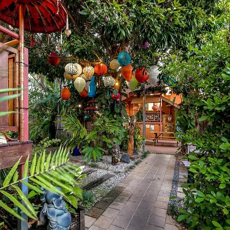 Auberge de jeunesse Travellers Oasis à Cairns Extérieur photo Entrance to the restaurant